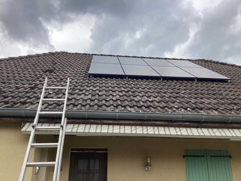 Panneaux solaires sur le toit