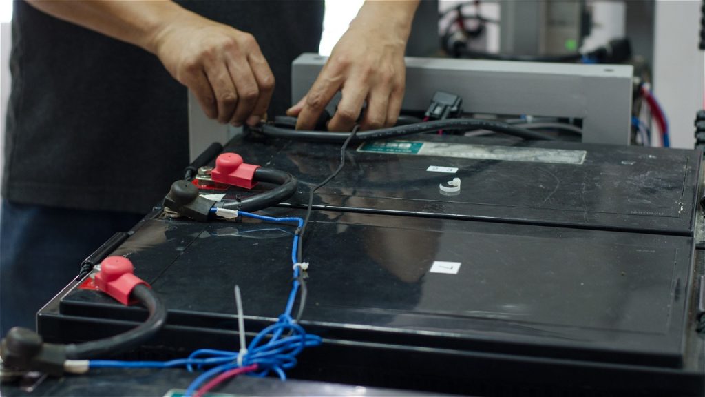Travail sur des batteries électriques